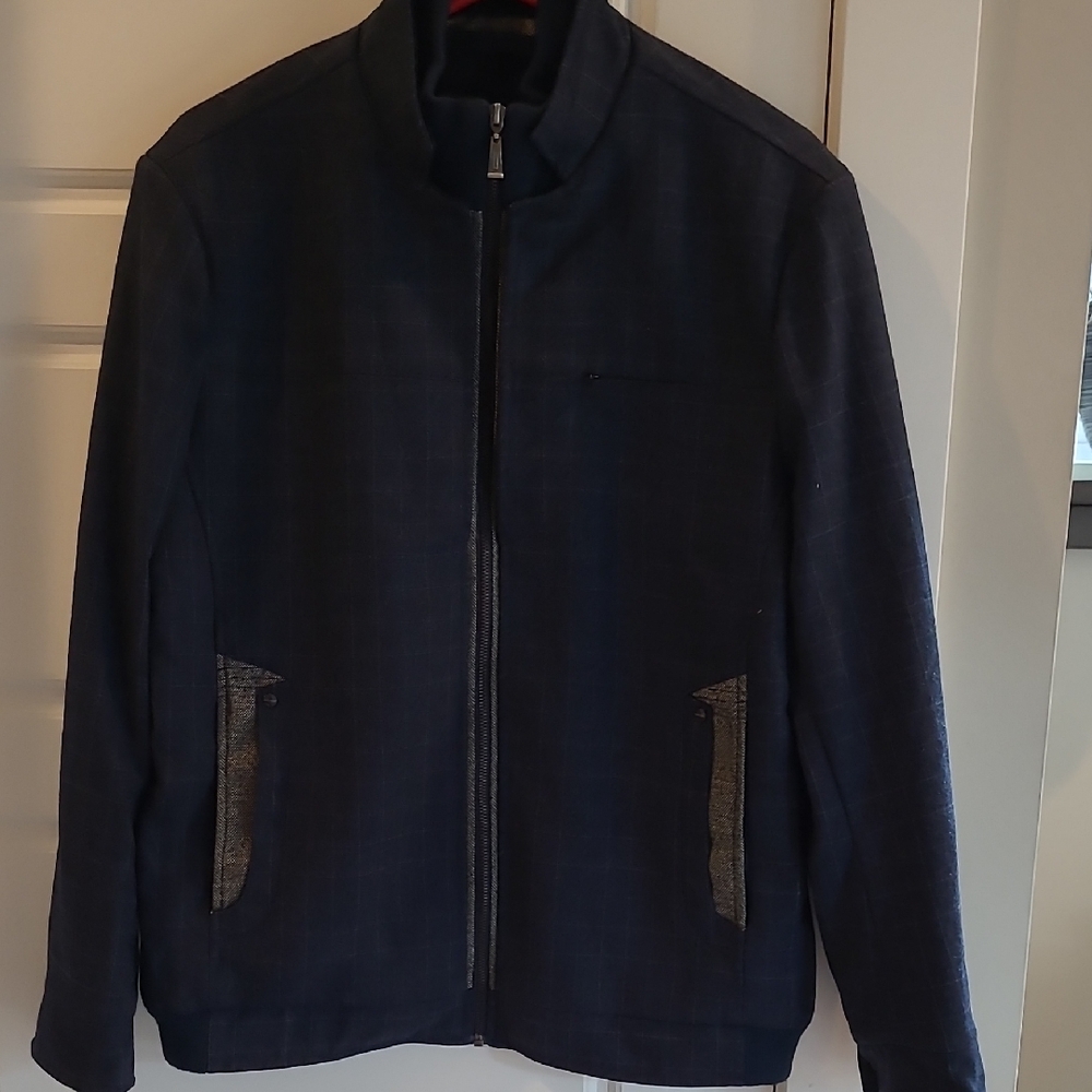 Mens Fort Collins Heavy Weight Jacket. Size XL (See Measurements)